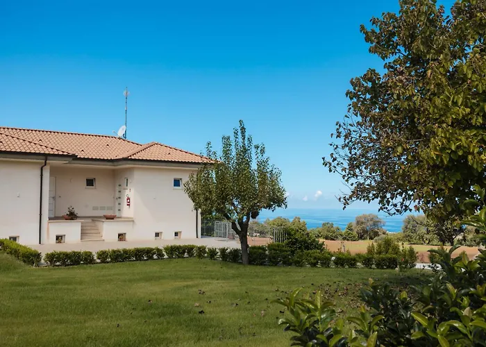 Eirene Bed & Breakfast 4*